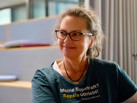 Foto: Heike Spreter-Krick, Sepsishelden – „Meine Superkraft? Sepsis überlebt!“ © Susanne Kellermann